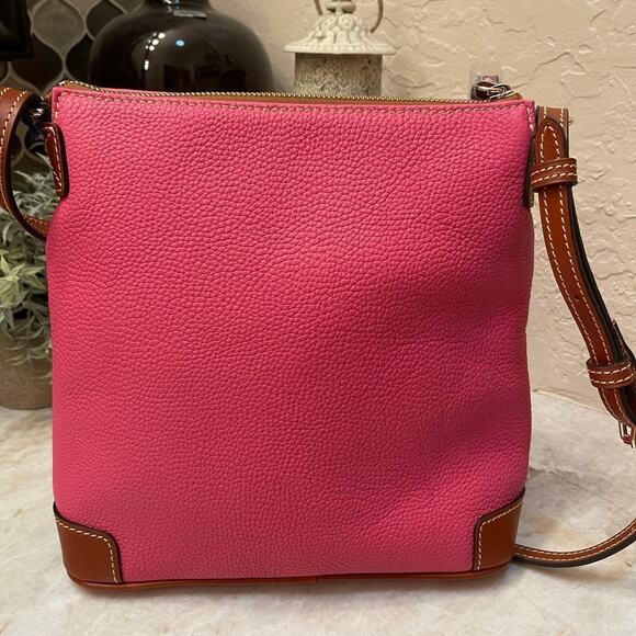 Dooney & Bourke pebbled leather crossbody PINK NWT   Rare color - Picture 4 of 15
